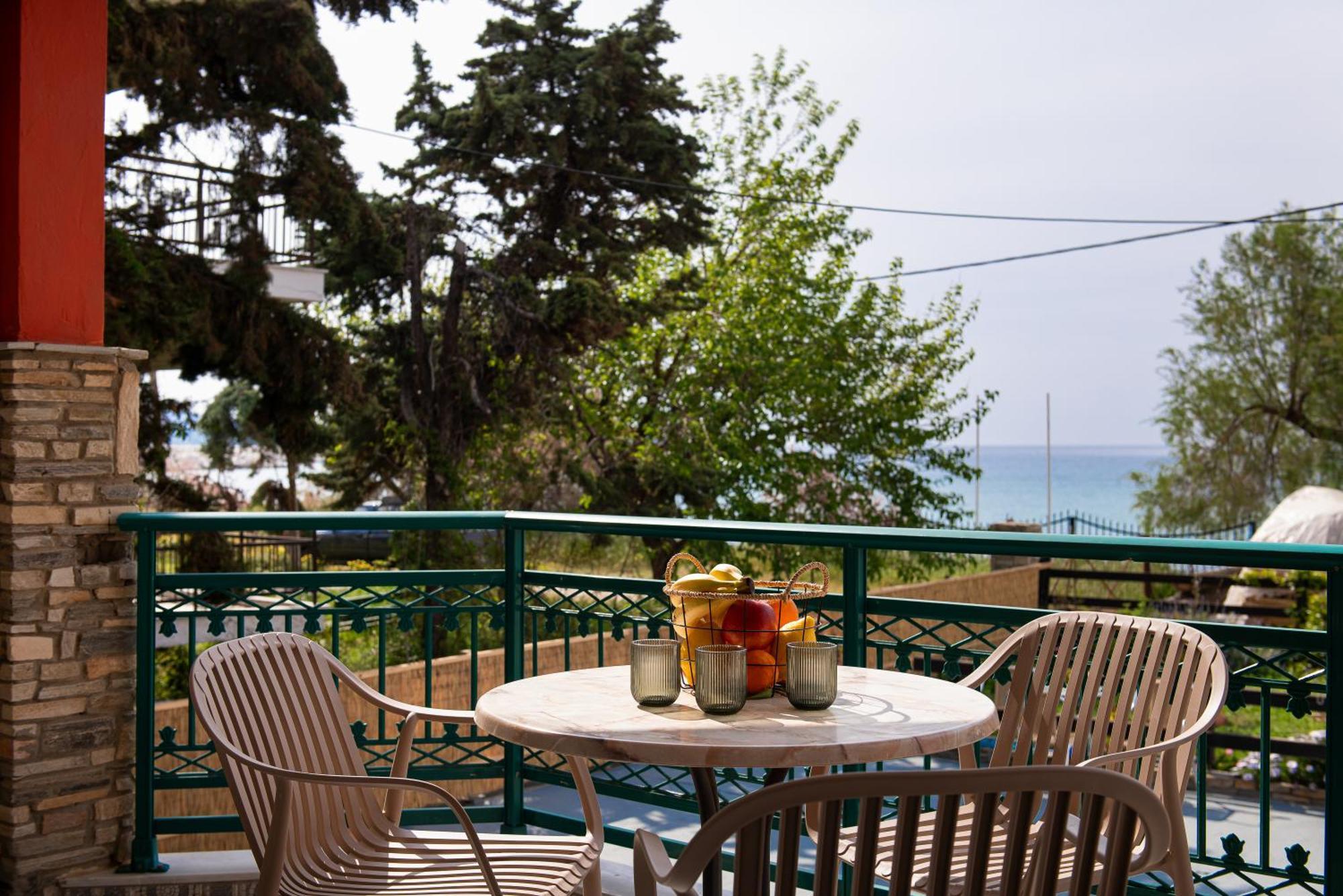 Castaway - Christos * Limenaria (Thasos)