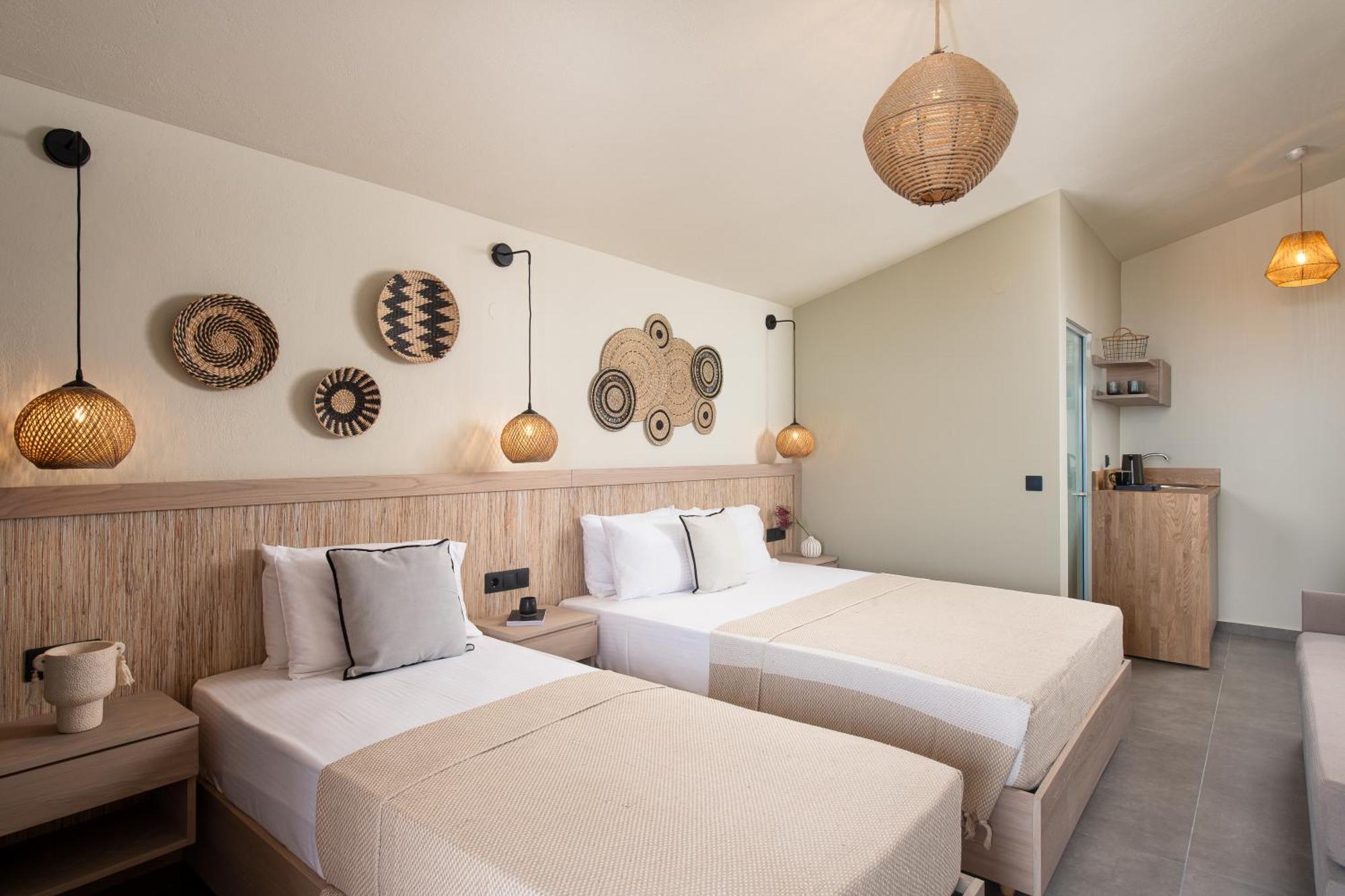 Hotel Castaway - Christos *